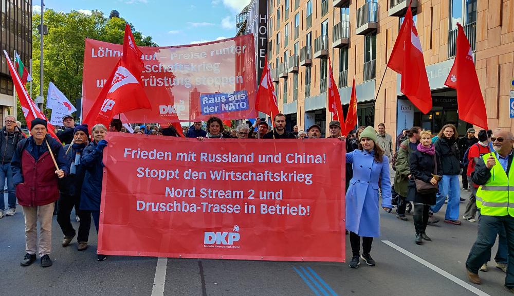Block der DKP bei der Demonstration am 3. Oktober 2022